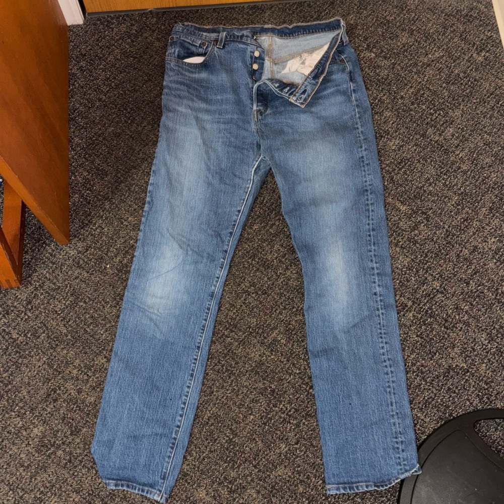 Levi jeans